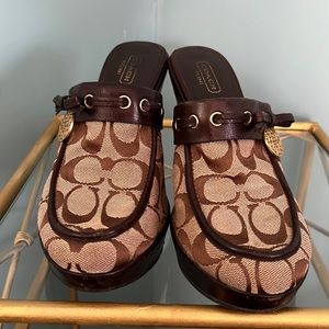 shoes COACH Pattern Pump Heels - Size 8B